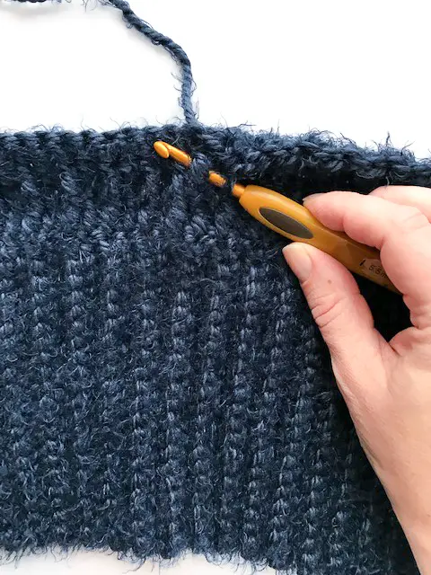 Work FPdc around the post of the dc two rows below.