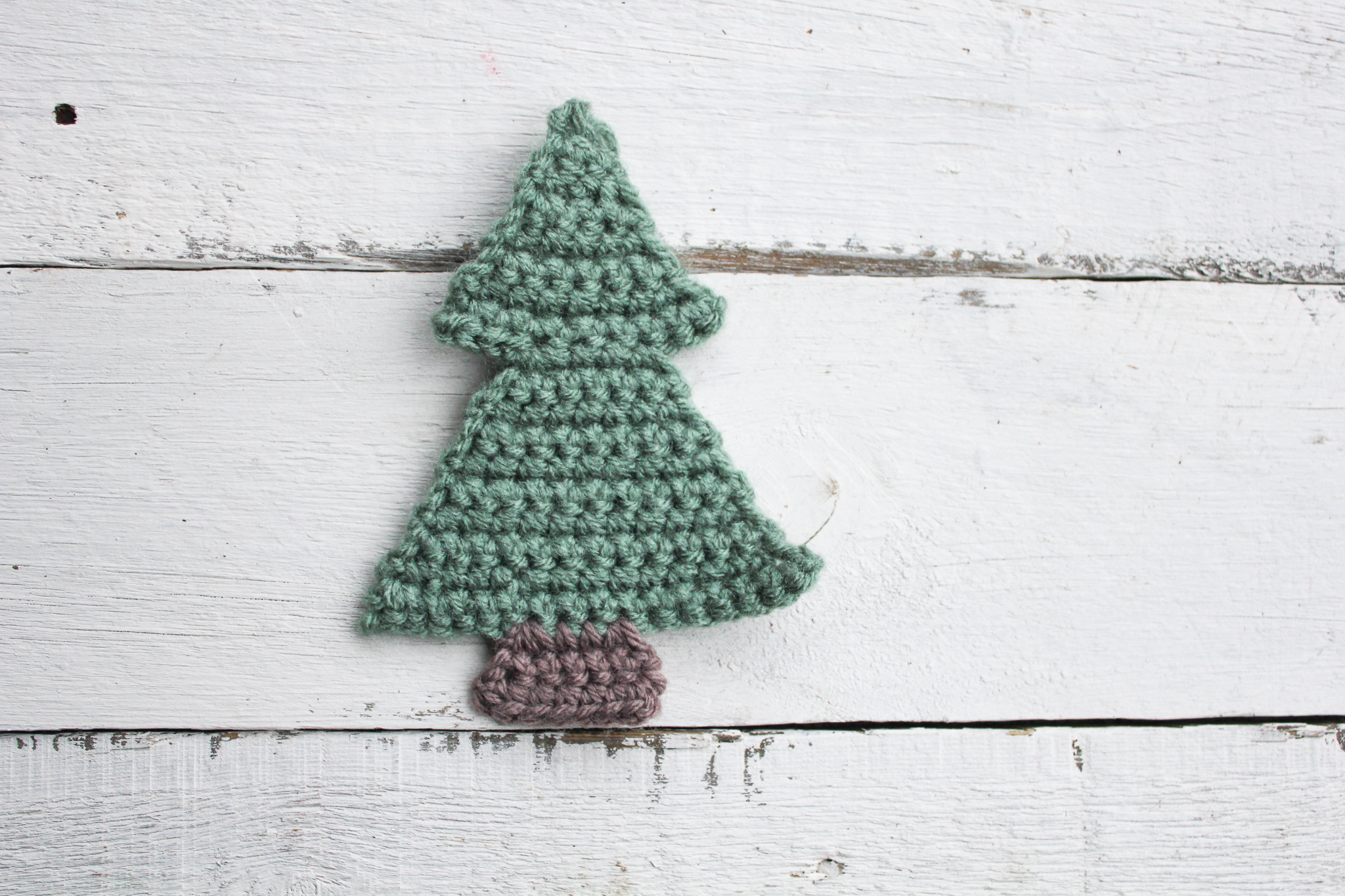 Tree and Star Crochet Christmas Garland - Free Crochet Pattern