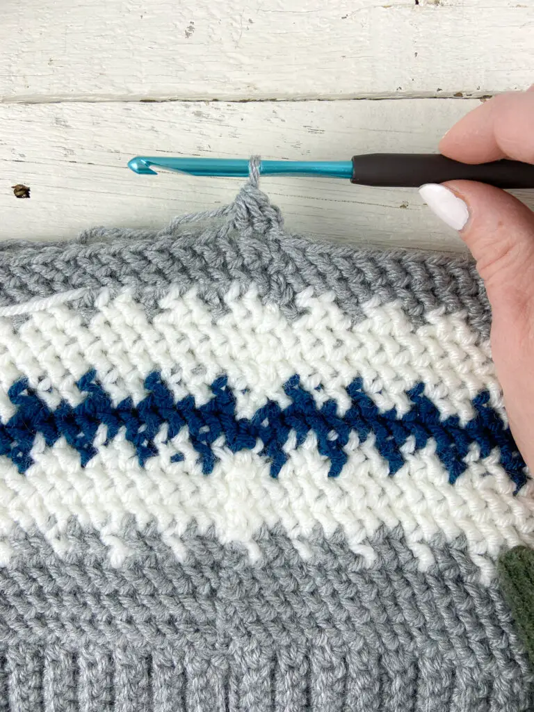 YO and pull through all 3 loops. Hhdc-dec complete.