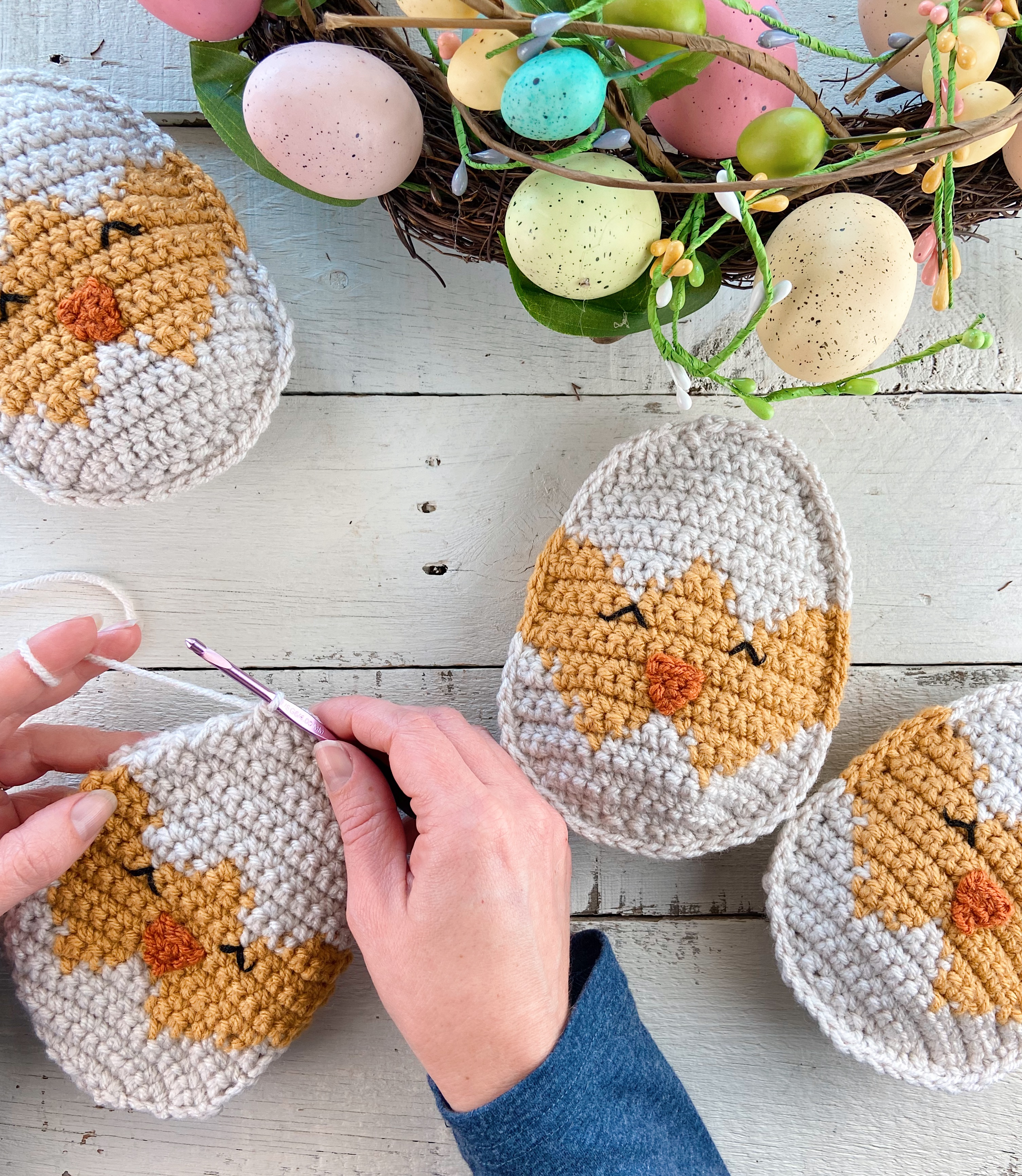 crocheting an easter chick garland
