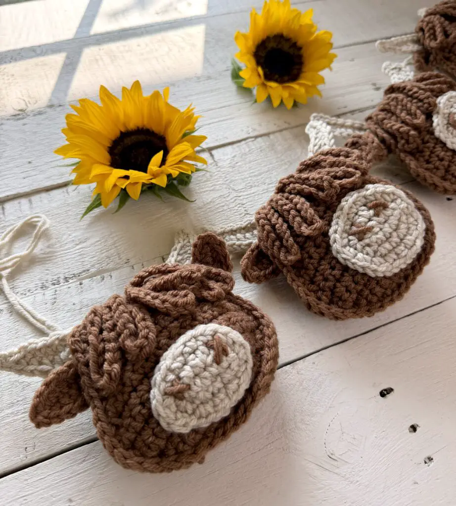 crochet highland cow garland pattern